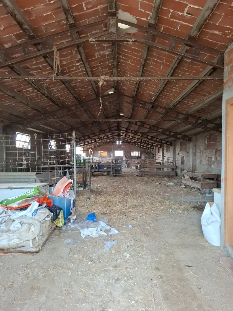 Industrial buildings for sale in Carrer La Font, Linyola