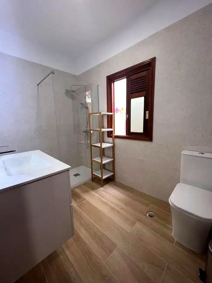 Room in Bartolome Benitez, Gracia