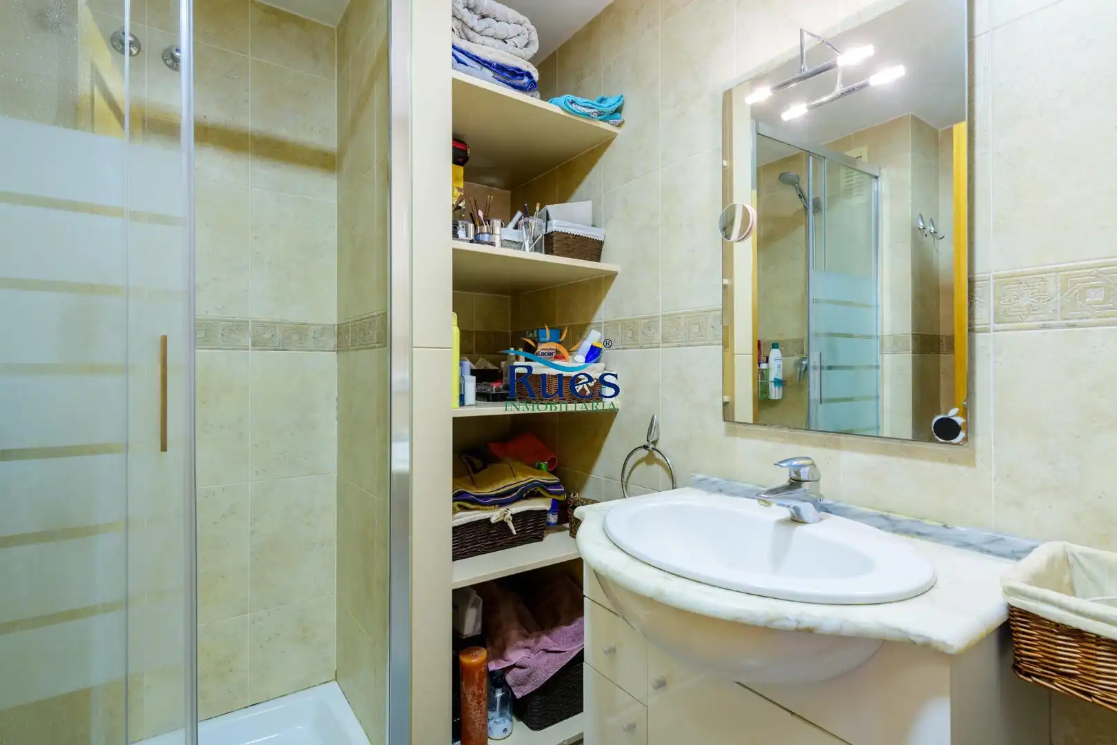 Baño de Ático en venta en Benicasim / Benicàssim con Aire acondicionado, Calefacción y Trastero