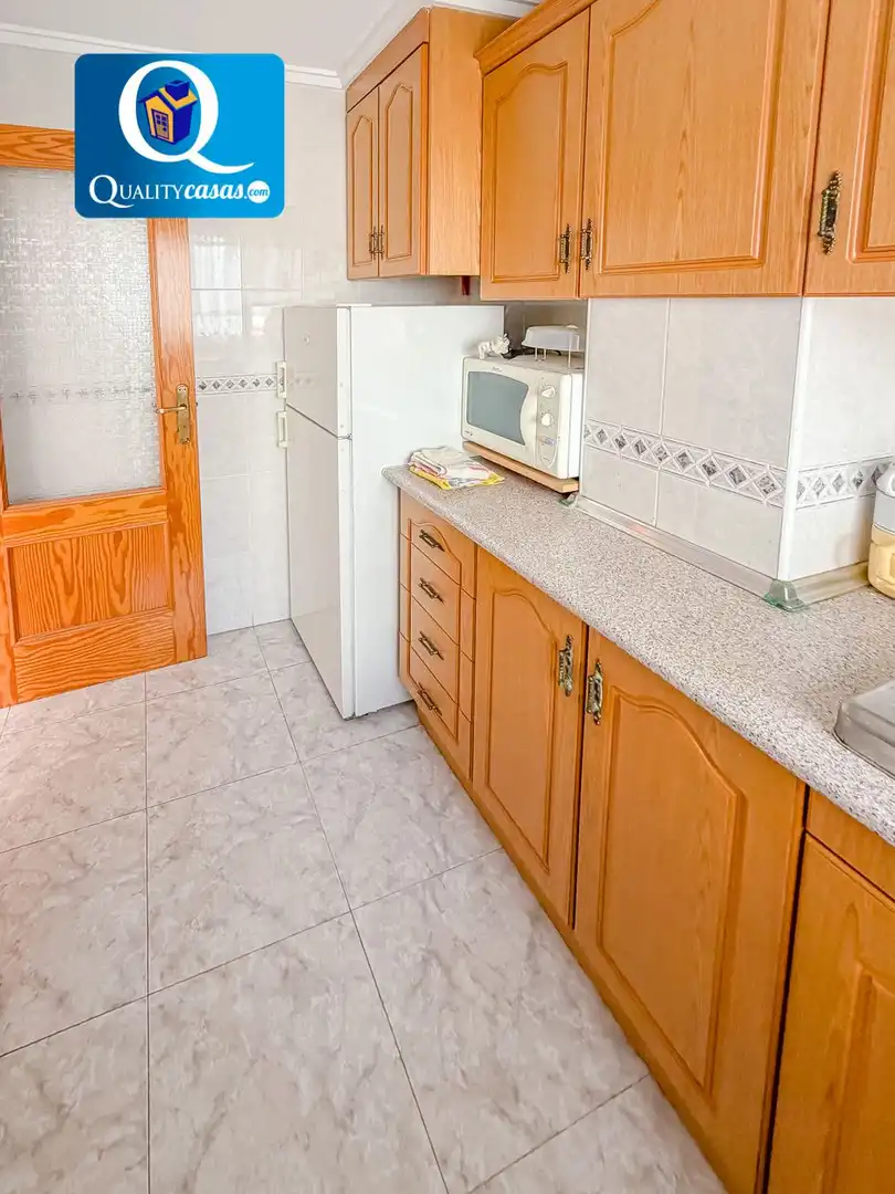 Küche von Wohnung zum Verkauf in Torrevieja mit Terrasse
