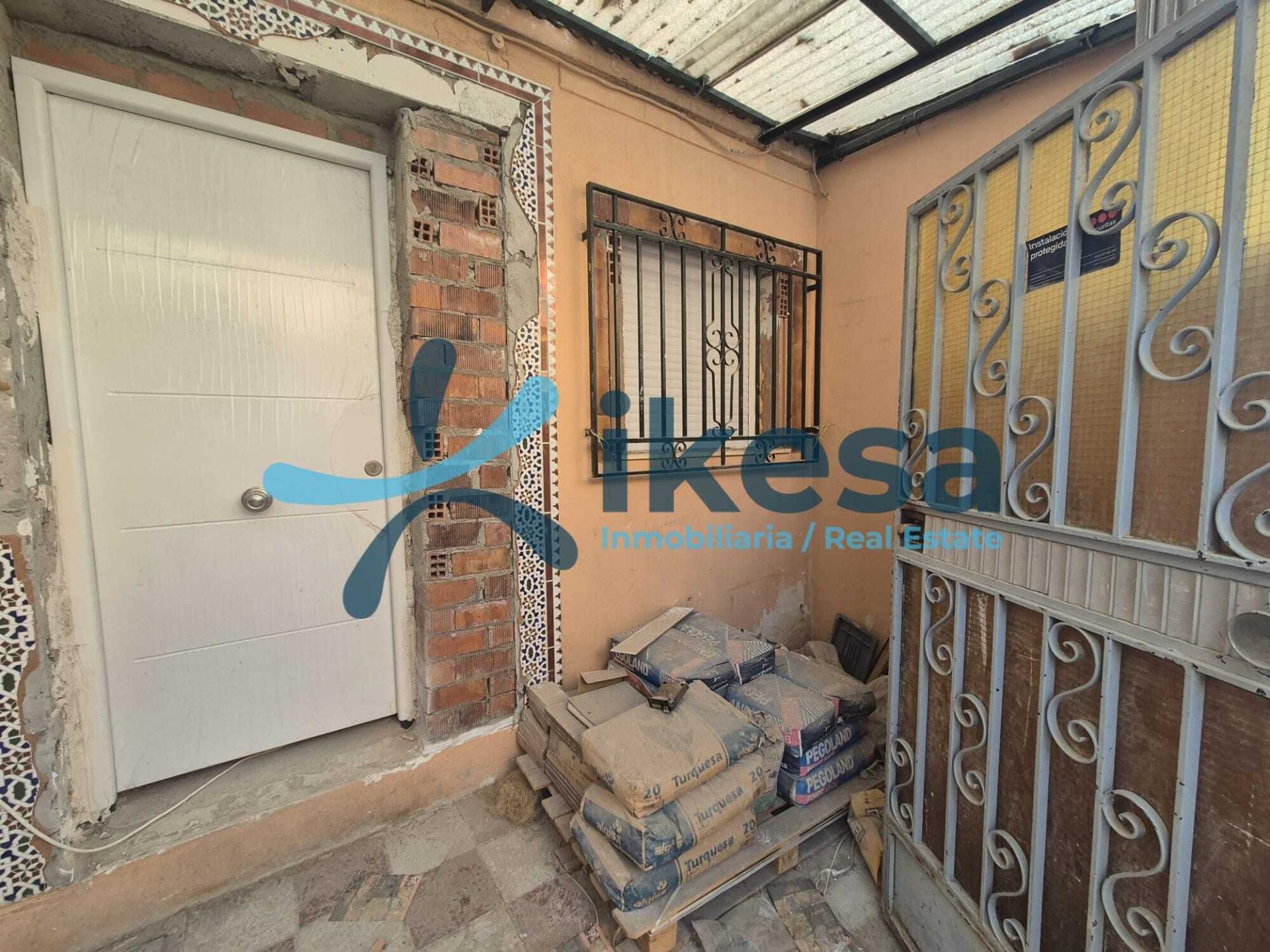 House or chalet for sale in  Granada Capital