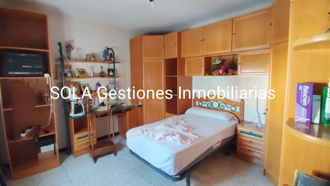 Dormitori de Edifici en venda en Torreperogil