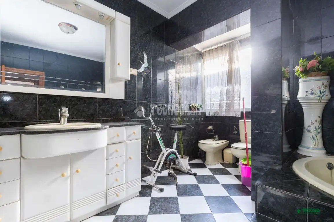 Baño de Piso en venta en Almería