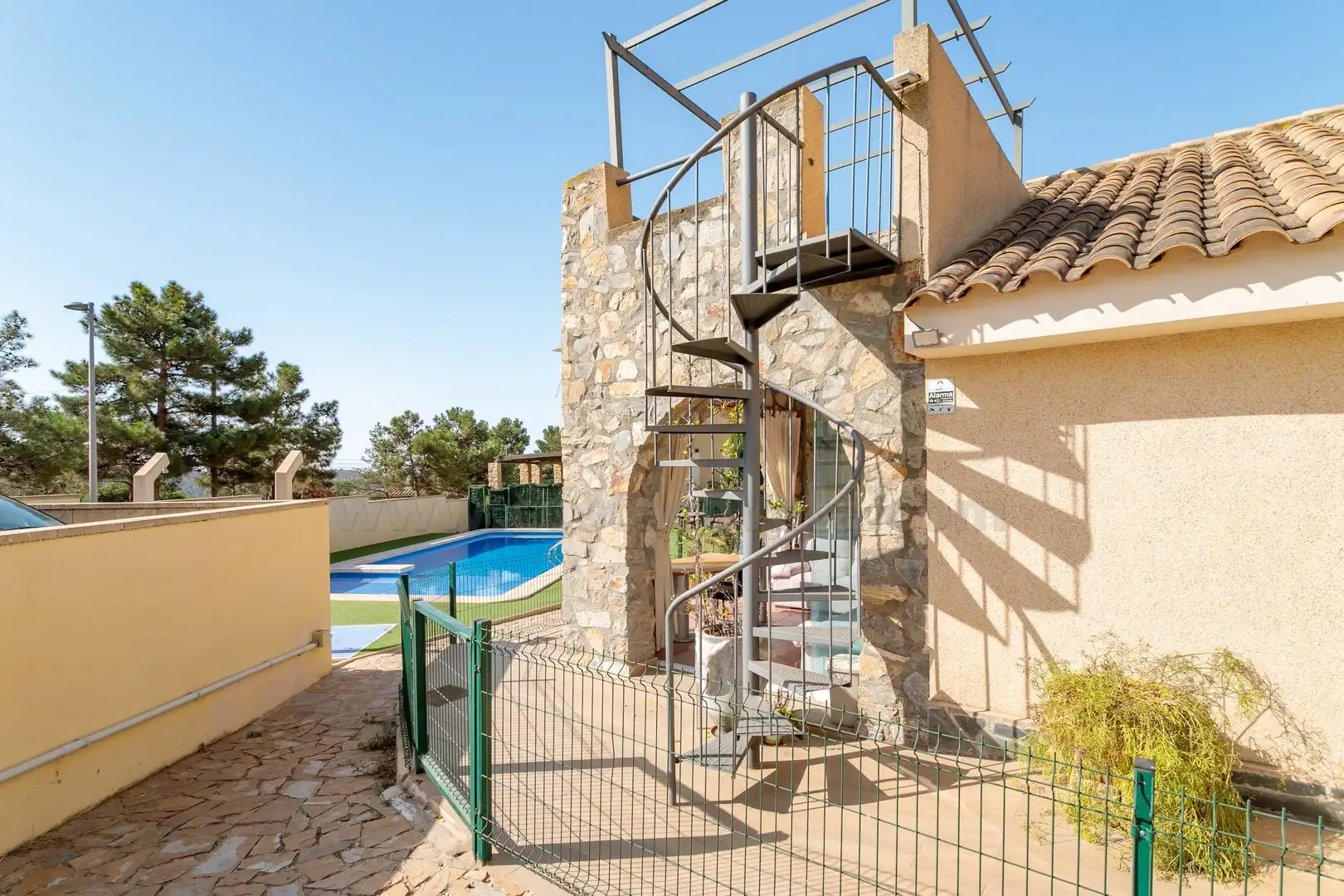 Piscina de Casa adosada en venda en Aigües amb Aire condicionat, Terrassa i Traster