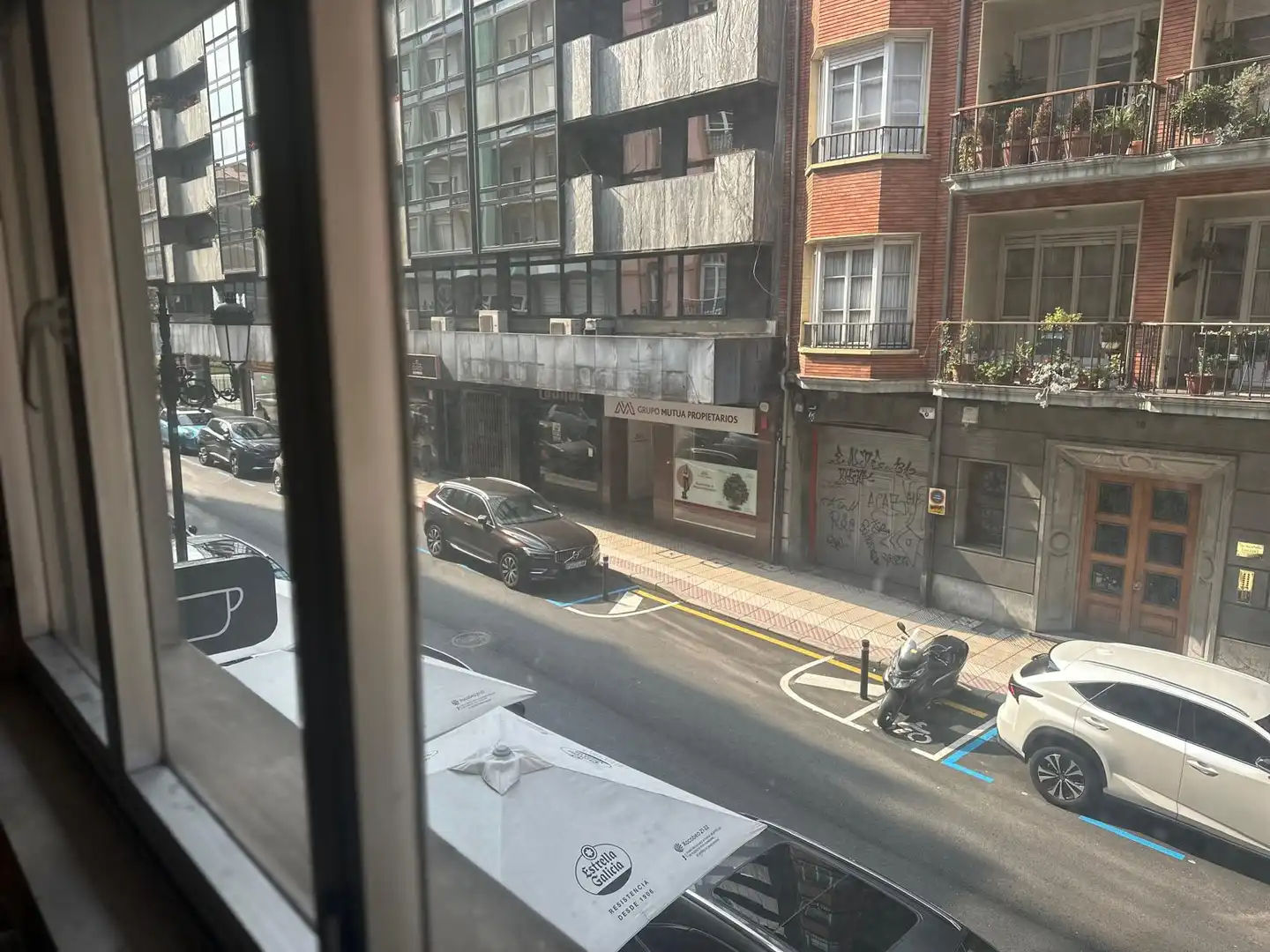 Vista exterior de Pis en venda en Oviedo  amb Calefacció i Internet