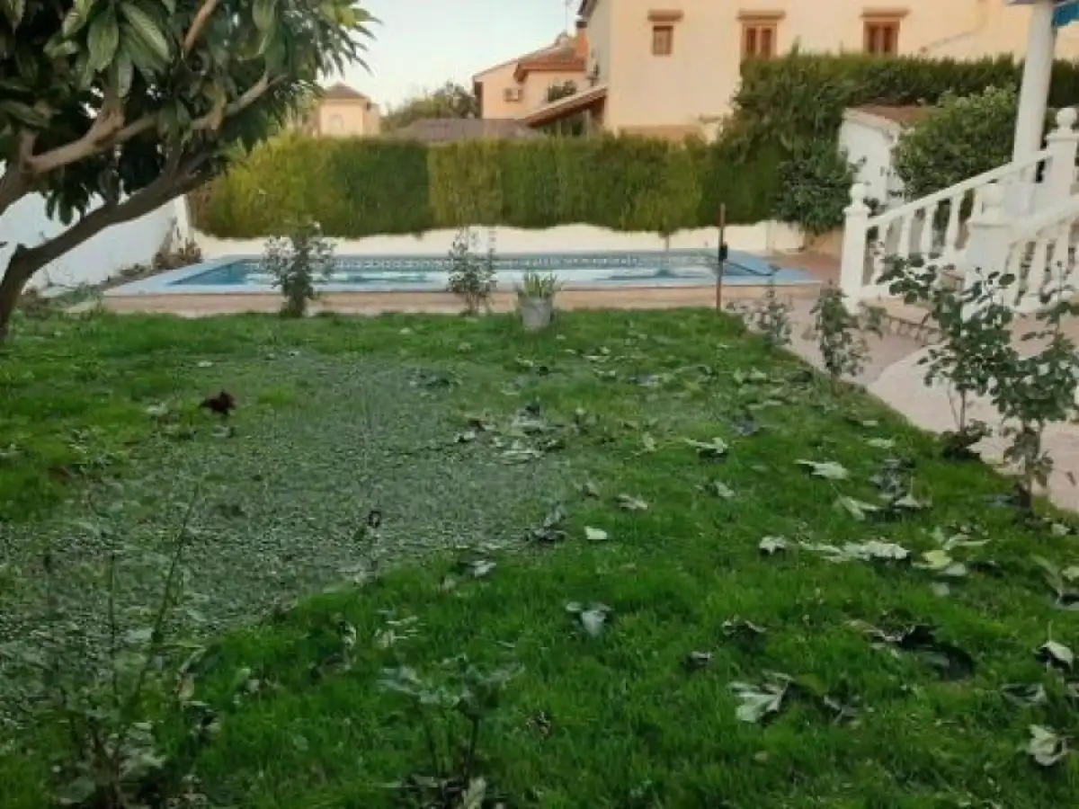 Piscina de Casa o xalet de lloguer en L'Eliana amb Aire condicionat, Jardí privat i Terrassa