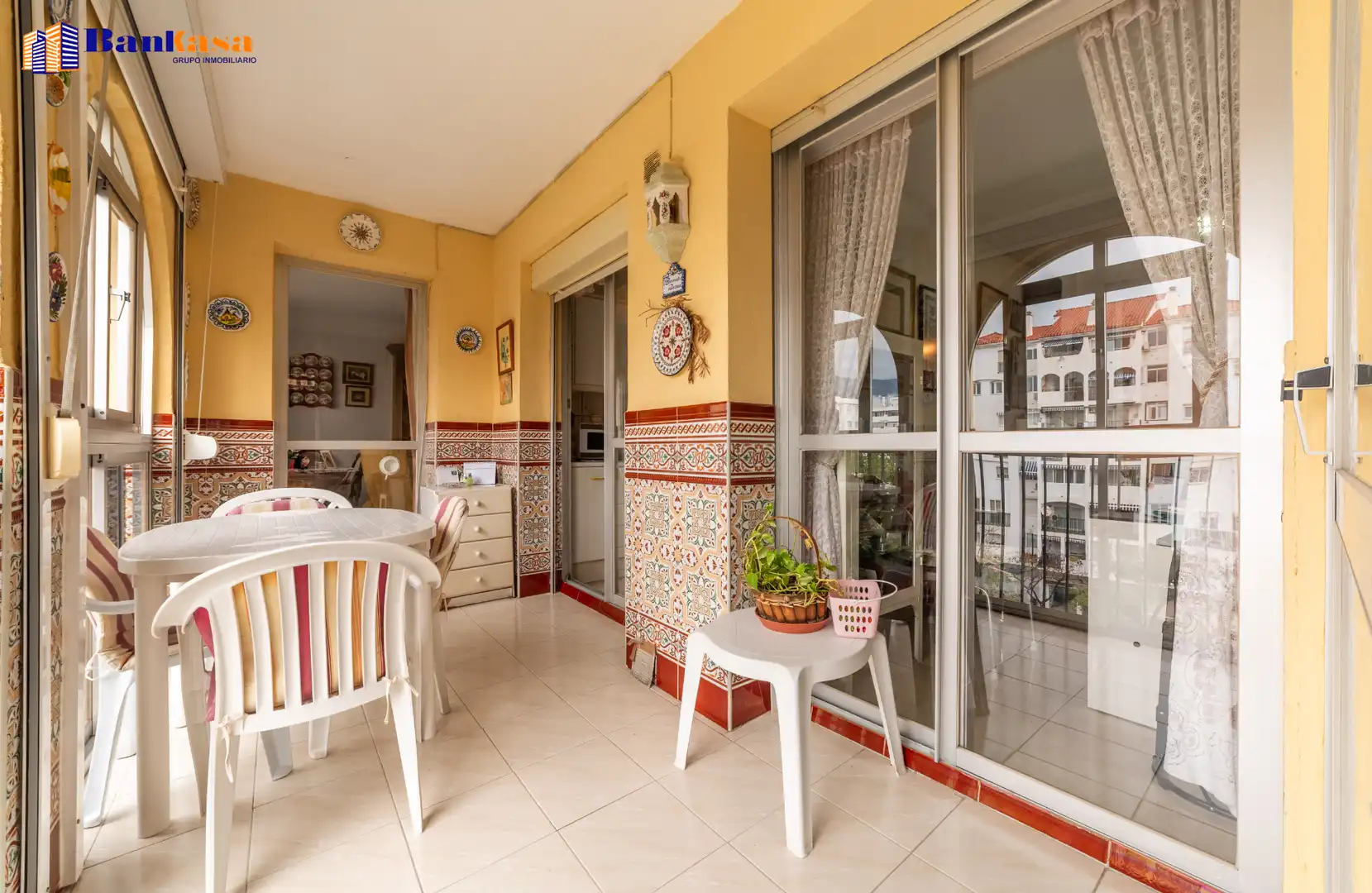 Terraza de Piso en venta en Fuengirola con Trastero y Piscina comunitaria