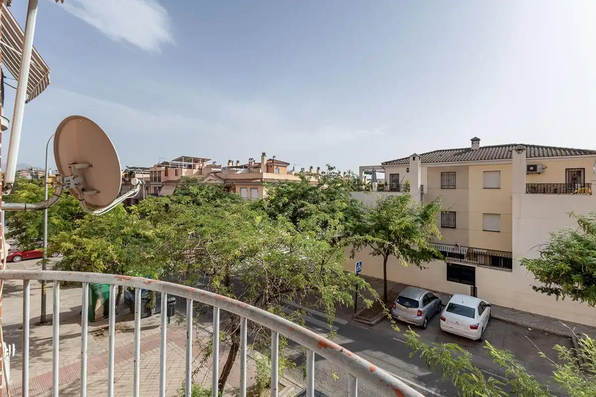 Exterior view of Flat for sale in Granada  with Balcony