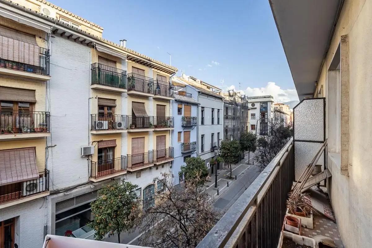 Vista exterior de Piso en venta en Granada con Terraza
