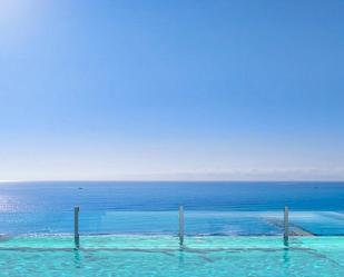 Swimming pool of Apartment for sale in Fuengirola  with Air Conditioner, Heating and Private garden