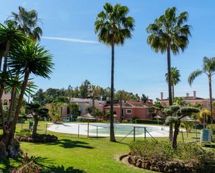 Jardí de Apartament en venda en Estepona amb Aire condicionat, Piscina i Piscina comunitària