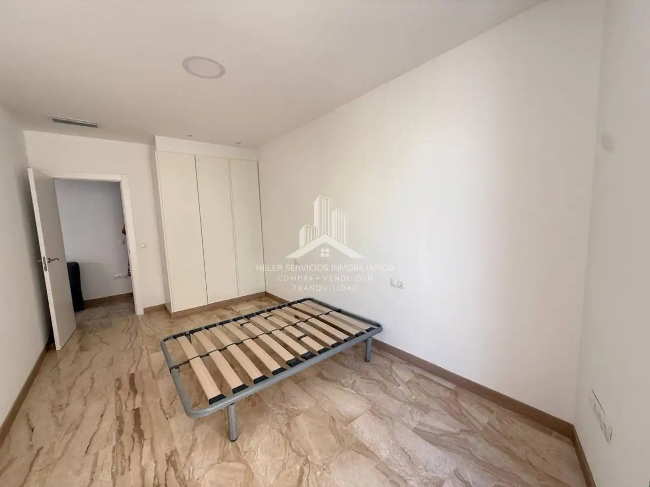 Habitación de Piso en venta en Castellón de la Plana / Castelló de la Plana con Aire acondicionado, Calefacción y Alarma