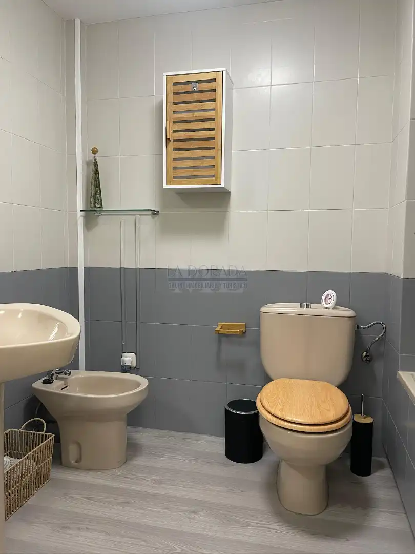 Baño de Apartamento en venta en Cambrils con Amueblado, Balcón y Piscina comunitaria