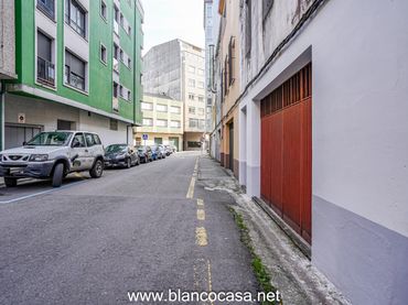 Local comercial en venda a Carballo