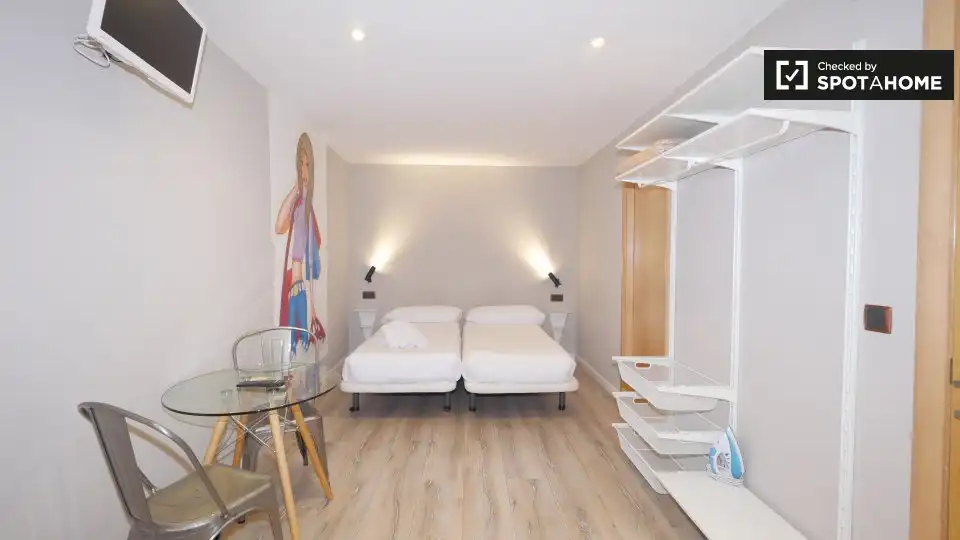 Habitación de Piso de alquiler en Barcelona con Aire acondicionado, Calefacción y Amueblado