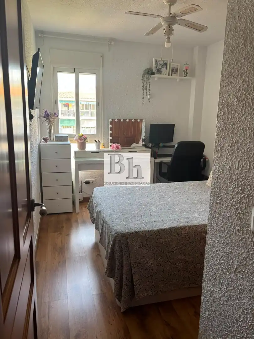 Schlafzimmer von Wohnung zum Verkauf in Málaga mit Klimaanlage, Privatgarten und Parkett