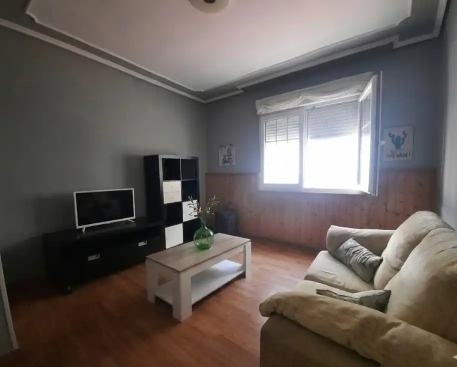 Sala d'estar de Pis en venda en Ponferrada amb Calefacció i Moblat