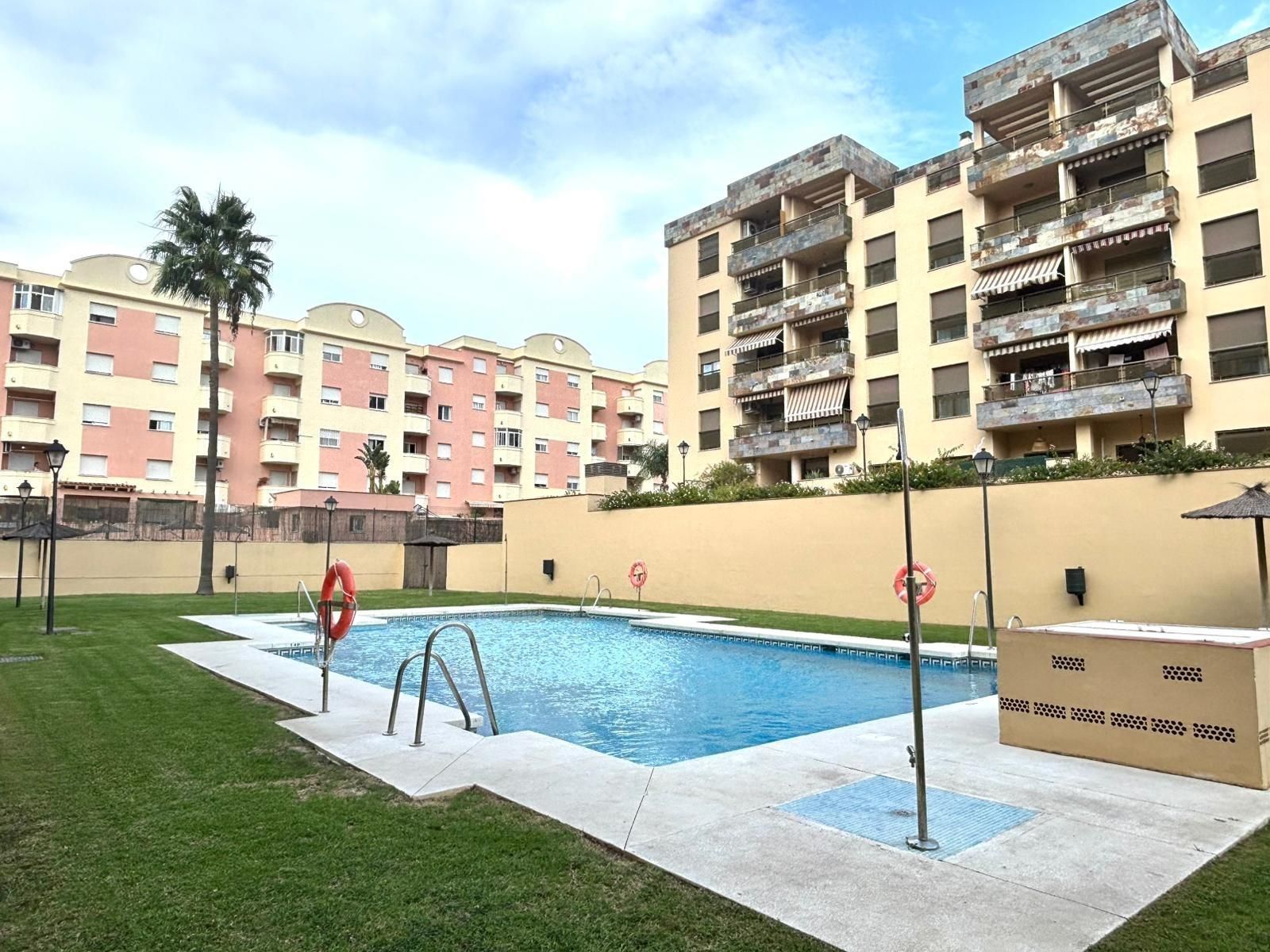Swimming pool of Flat for sale in Algeciras  with Community pool