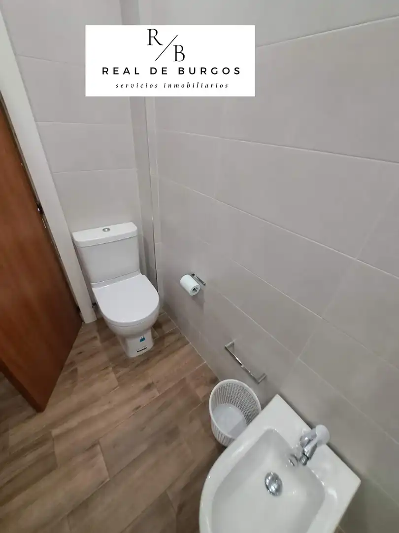 Baño de Piso de alquiler en Valladolid con Calefacción, Terraza y Amueblado