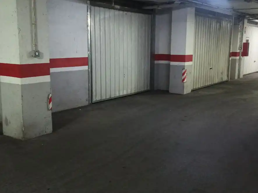 Parkplatz von Garage zur Miete in Huesca mit Alarm