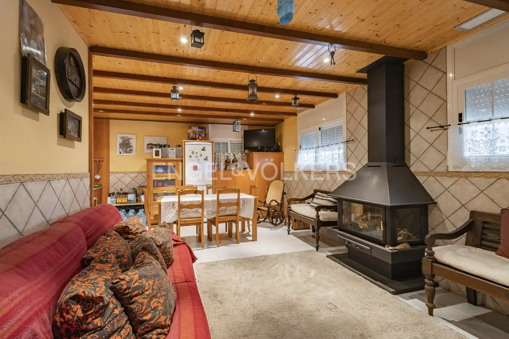 Sala d'estar de Casa o xalet en venda en Vallirana amb Calefacció, Jardí privat i Terrassa