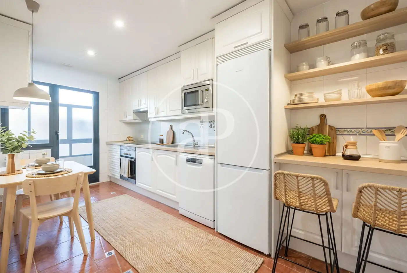 Küche von Wohnung zum Verkauf in La Moraleja mit Klimaanlage, Heizung und Privatgarten