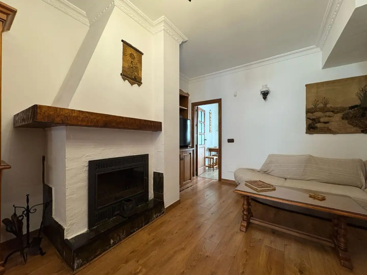 Wohnzimmer von Einfamilien-Reihenhaus zur Miete in Mijas mit Klimaanlage, Terrasse und Möbliert