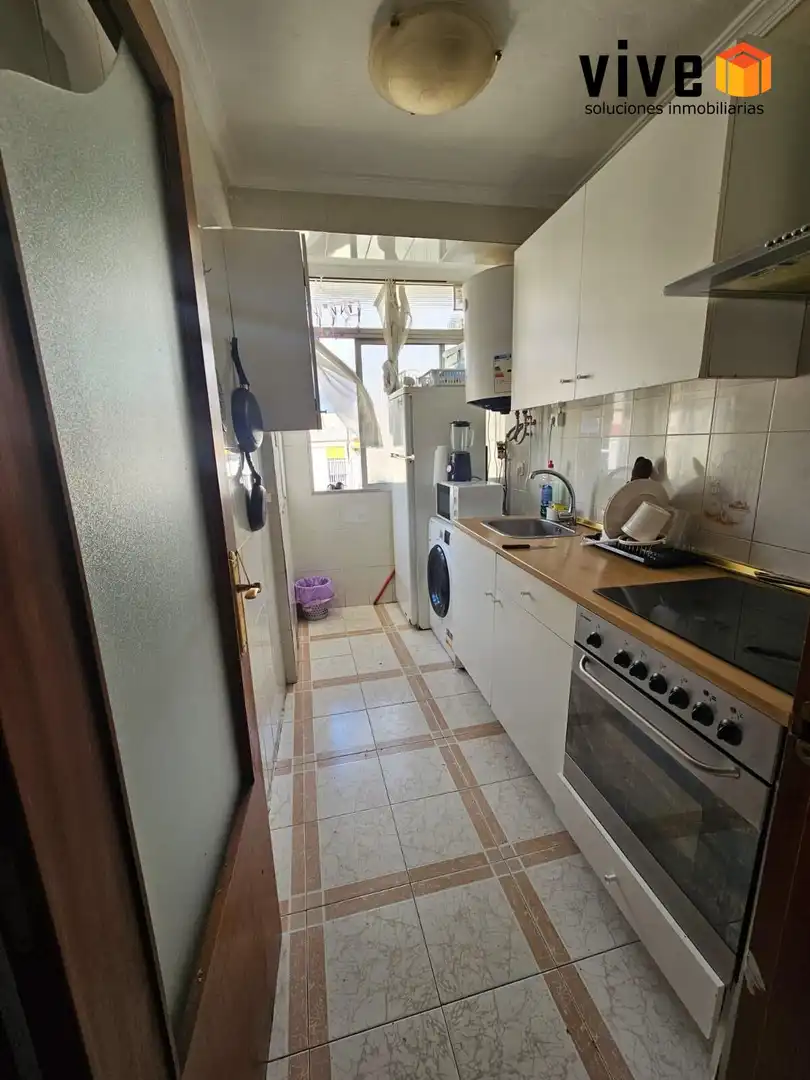Kitchen of Flat for sale in Sevilla  with Air Conditioner and Heating
