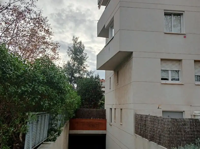 Außenansicht von Garage zur Miete in Castelldefels mit Alarm