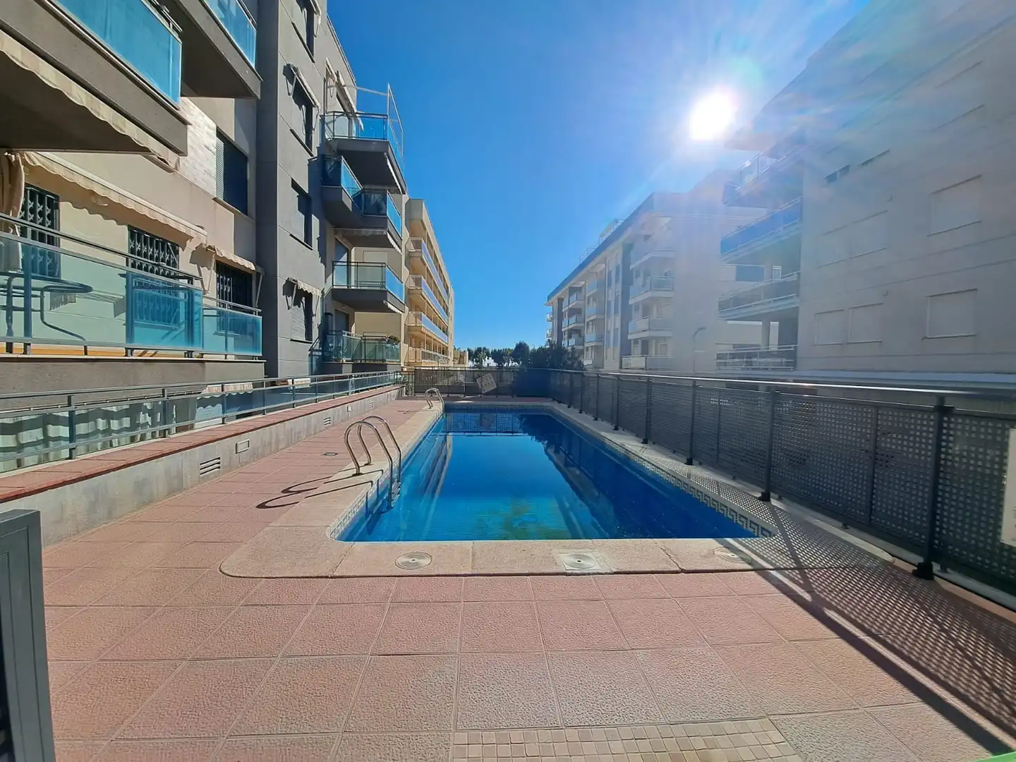 Piscina de Apartament en venda en Moncofa amb Aire condicionat, Terrassa i Moblat