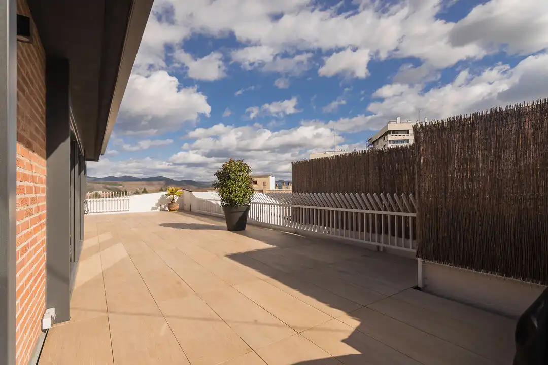 Terraza de Ático en venta en  Pamplona / Iruña con Calefacción, Terraza y Alarma