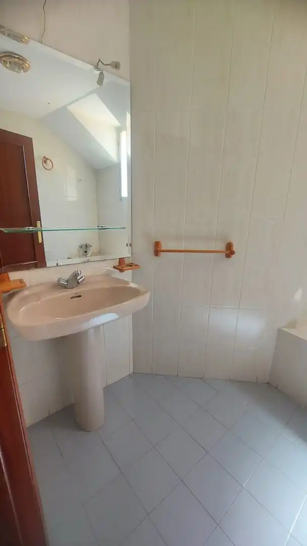 Baño de Dúplex en venta en Jaén con Aire acondicionado, Trastero y Balcón