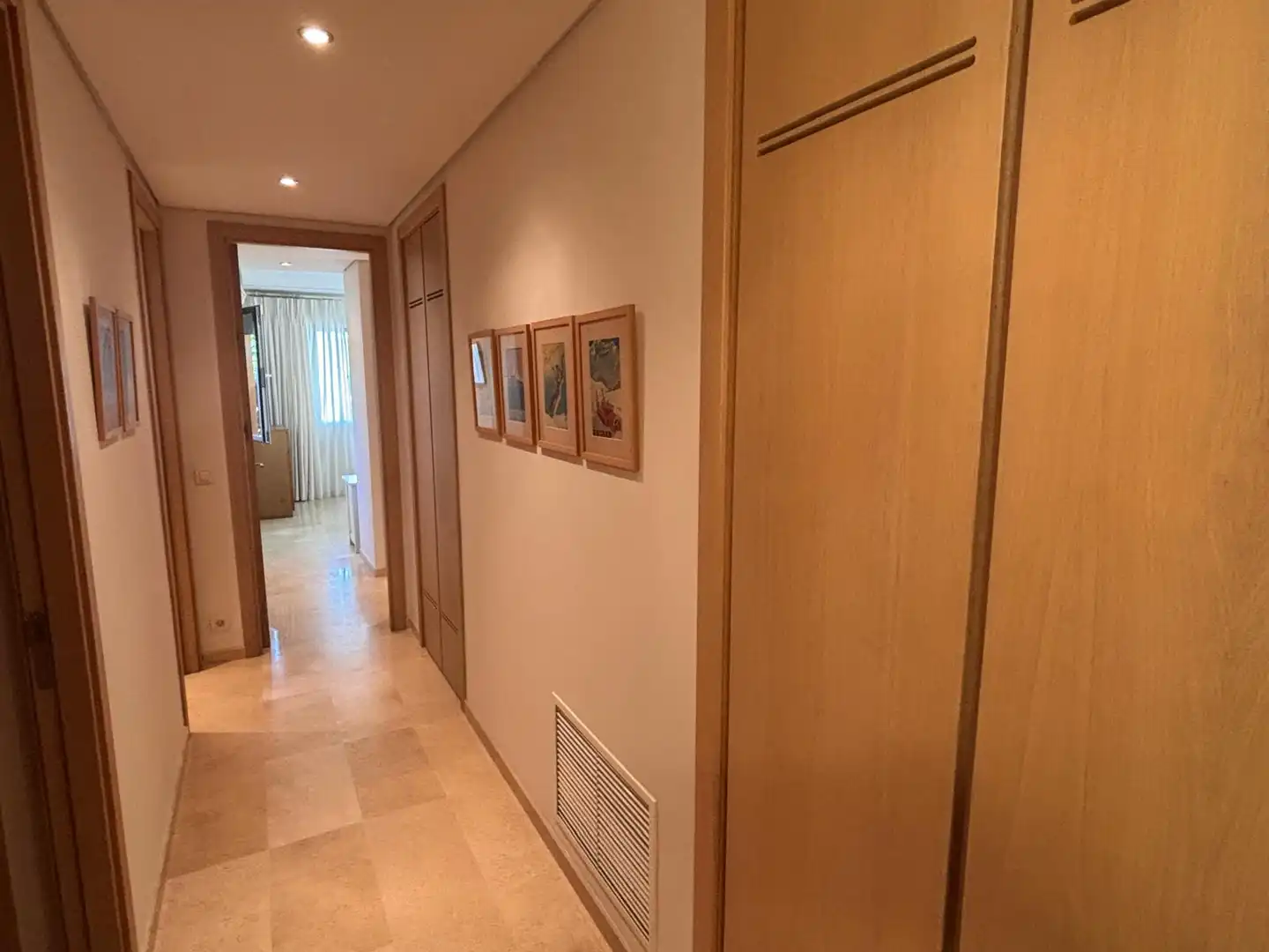 Wohnung zum Verkauf in Sotogrande mit Klimaanlage, Heizung und Privatgarten