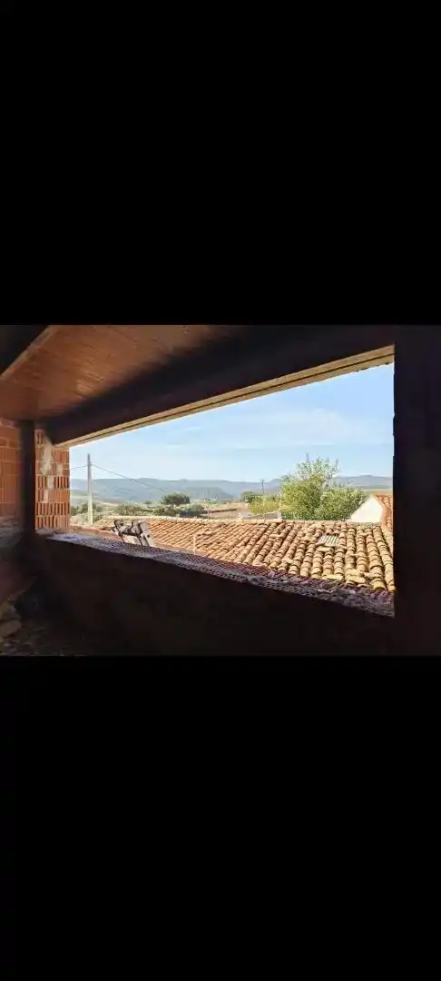 Vista exterior de Casa adosada en venda en Valdecañas de Tajo amb Jardí privat i Traster