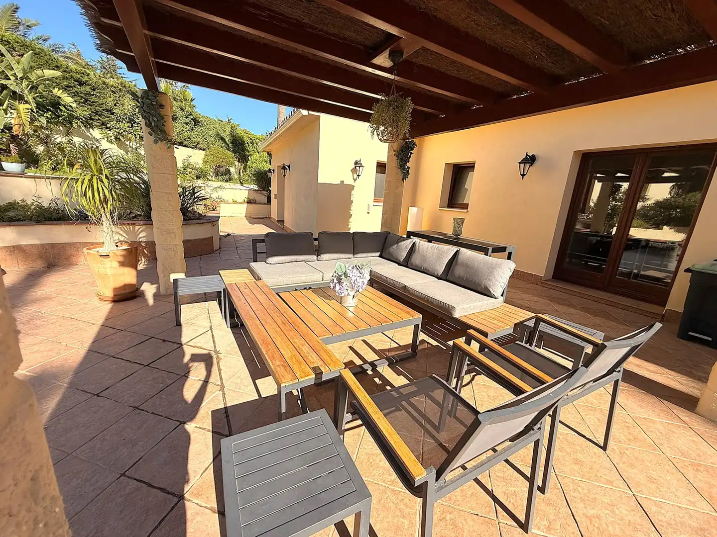Terrassa de Casa o xalet en venda en Estepona amb Aire condicionat, Jardí privat i Terrassa