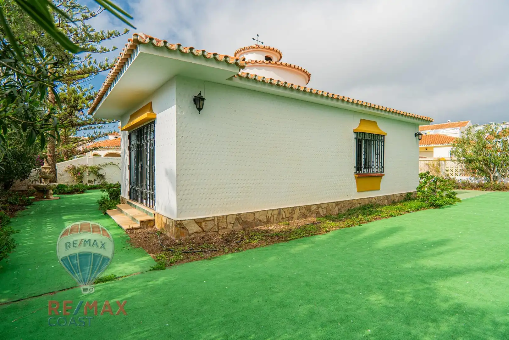 Vista exterior de Casa o chalet en venta en Torrox con Aire acondicionado, Calefacción y Jardín privado