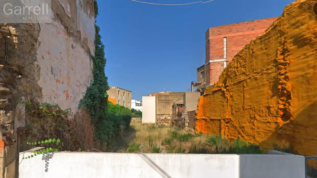Grundstücke und Bauplätze zum Verkauf in CARRER MURALLA 
 LLANÇA (GIRONA)