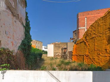 Terrenys i solars en venda a CARRER MURALLA 
 LLANÇA (GIRONA)