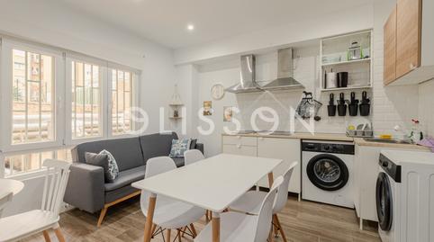 Foto 2 de Piso en venta en Castillejos - Cuzco, Madrid