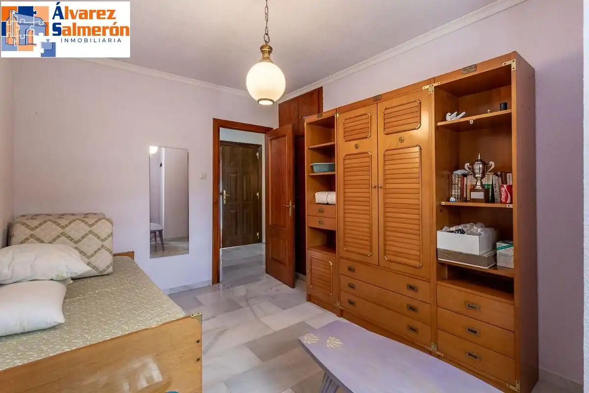 Habitación de Casa o chalet en venta en Huétor Vega con Aire acondicionado, Calefacción y Jardín privado
