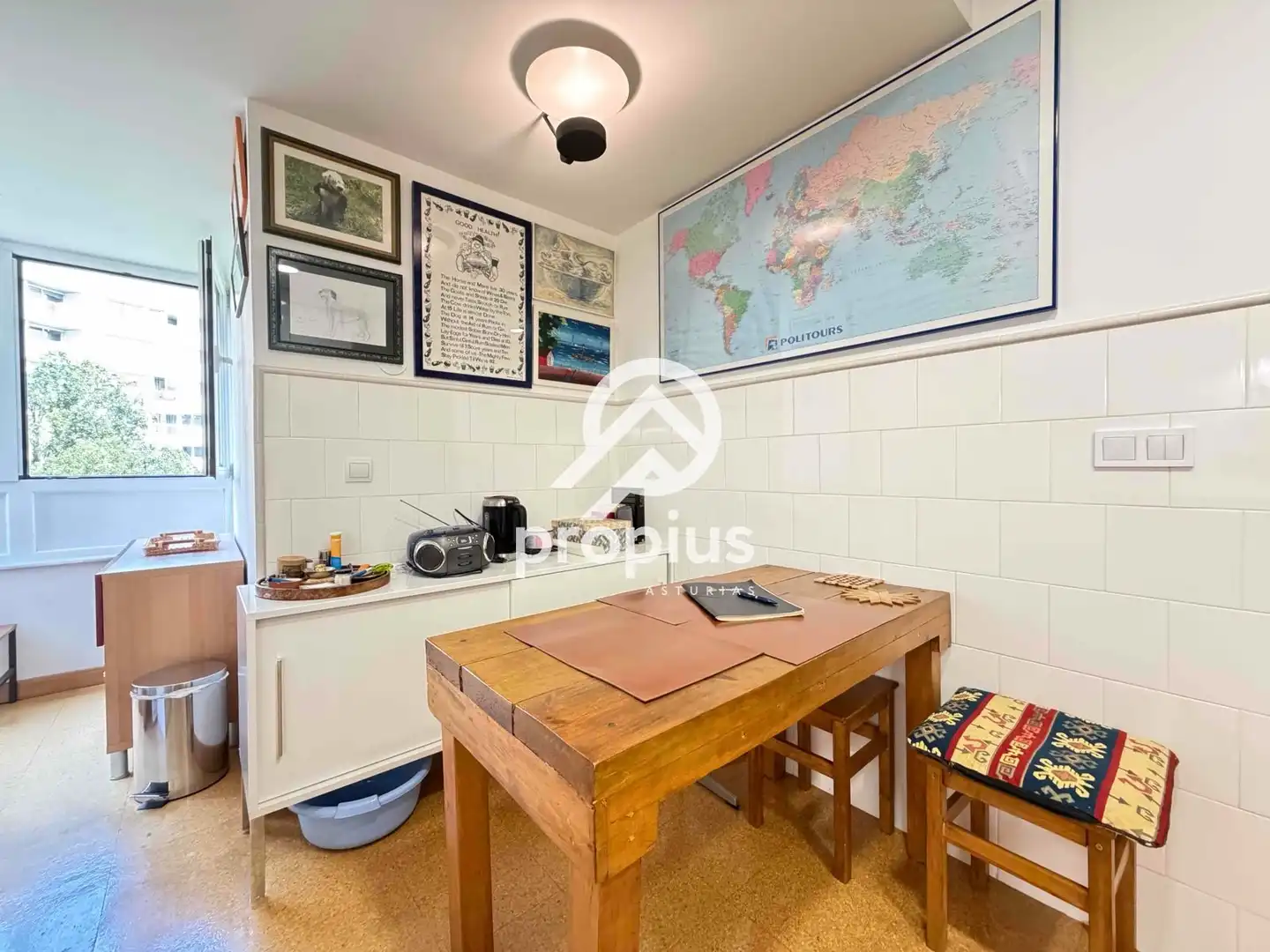Kitchen of Flat for sale in Oviedo   with Heating, Parquet flooring and Oven