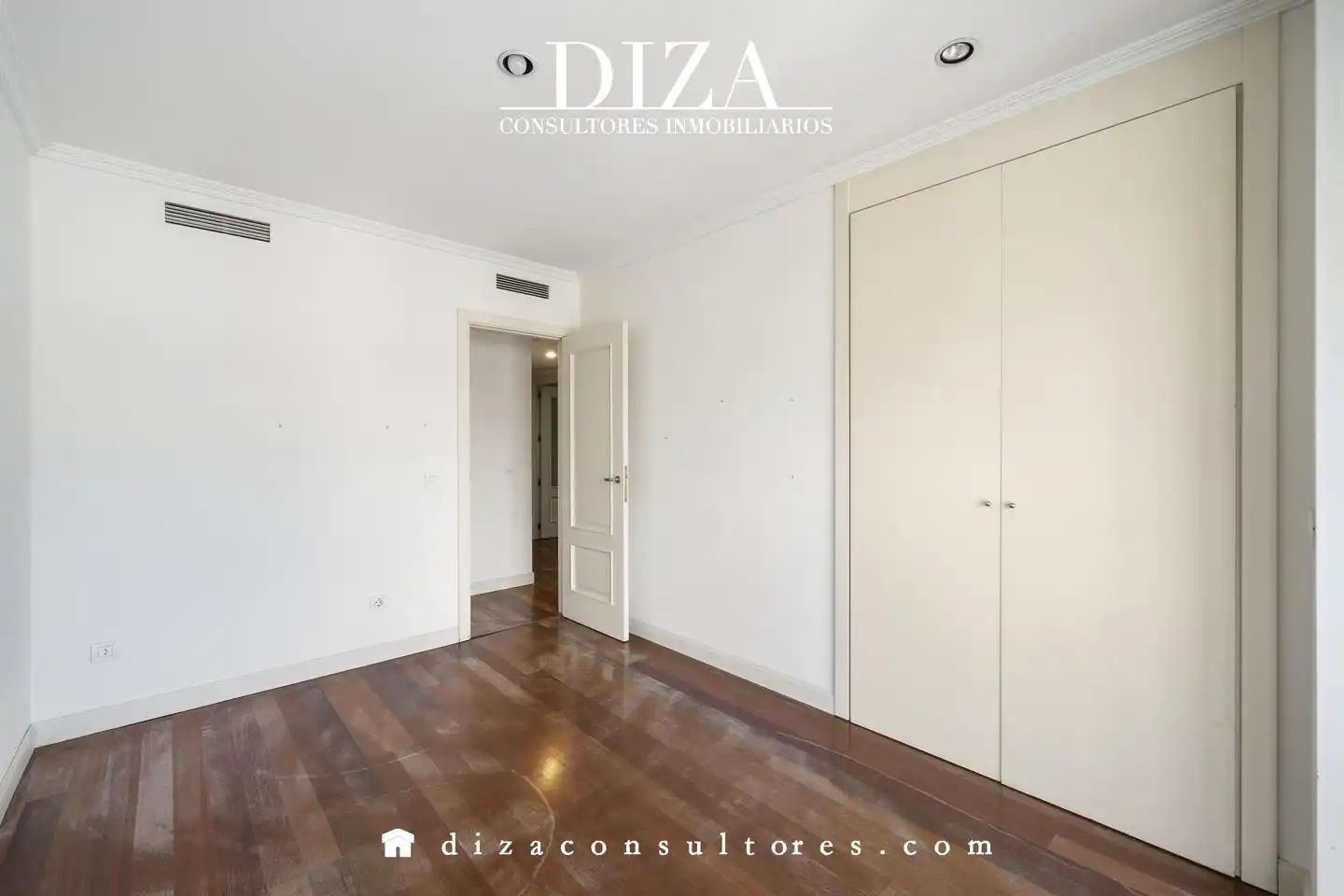 Habitación de Piso en venta en Madrid con Aire acondicionado, Calefacción y Jardín privado
