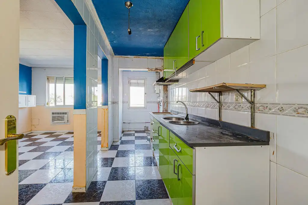 Kitchen of Flat for sale in Sevilla