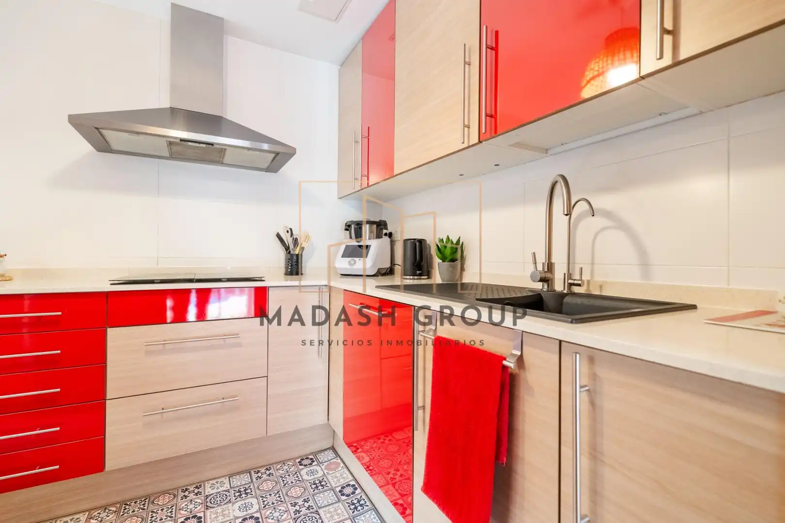 Casa aparellada amb piscina en venda a Carrer PRESIDENT MACIA, imagen 18