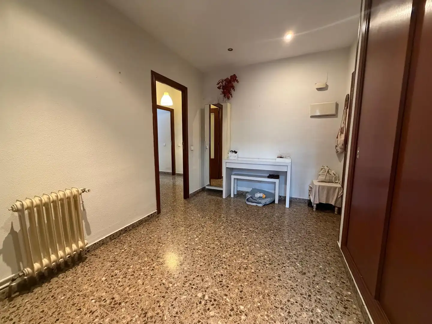 Flat for sale in Valencia  with Air Conditioner and Heating