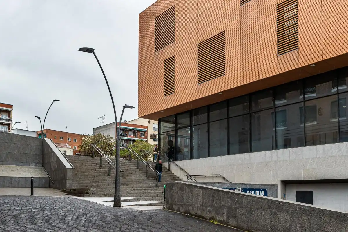 Außenansicht von Gebäude zum Verkauf in Alcorcón