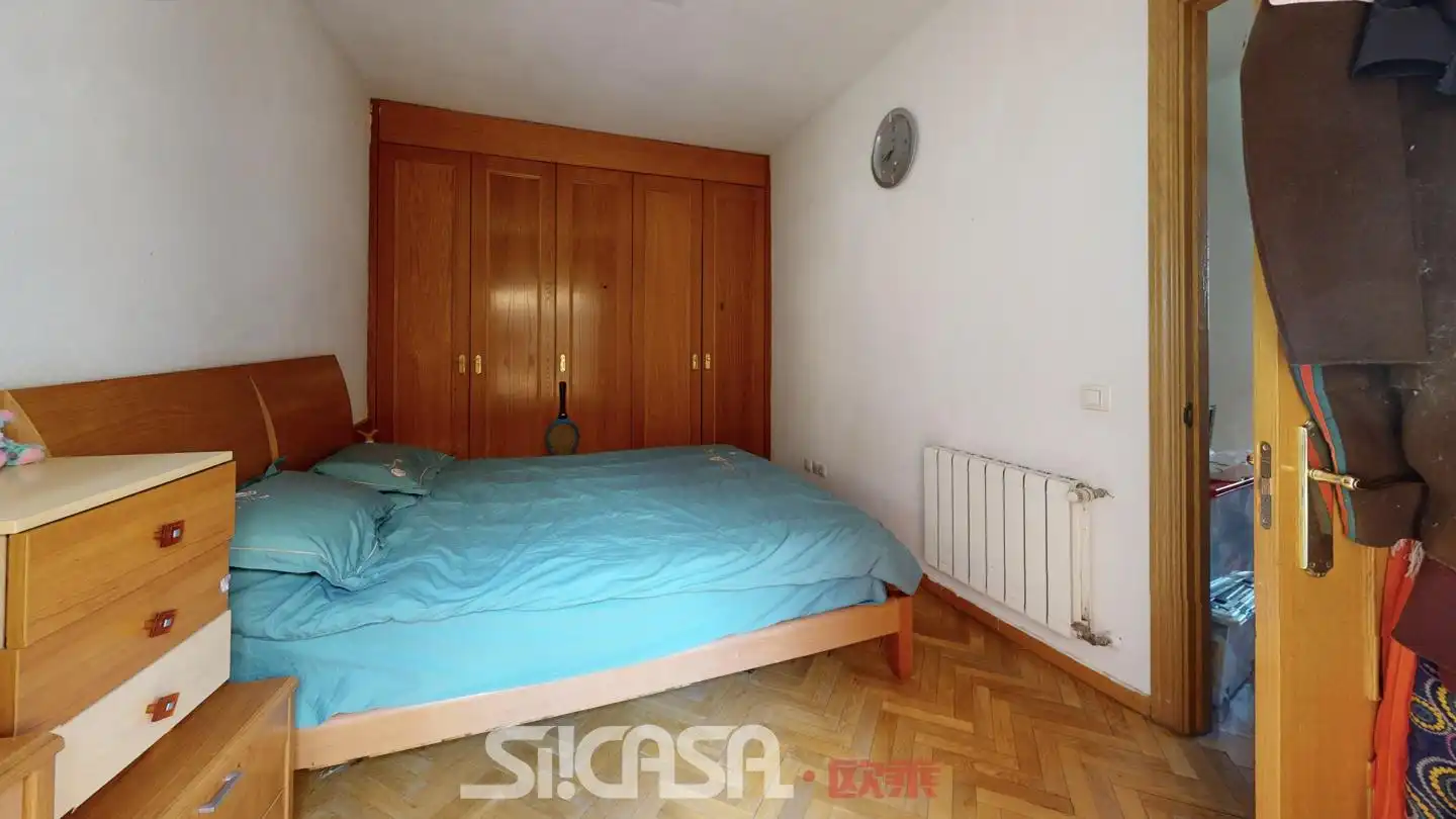 Habitación de Dúplex en venta en Madrid con Aire acondicionado, Calefacción y Terraza