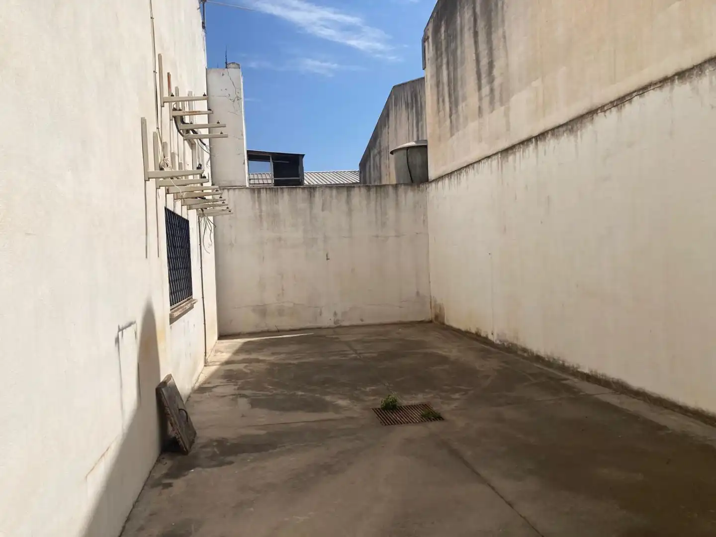 Nave industrial en venta en Cerrado de Calderón - Hacienda Paredes