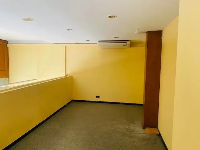Local en venta en Ripollet con Aire acondicionado