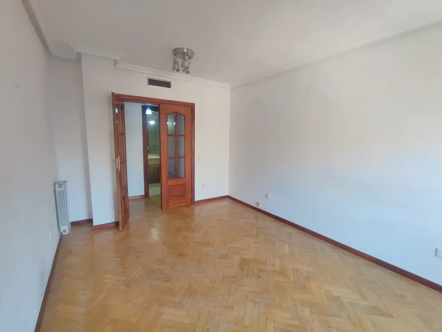 Habitación de Piso en venta en Madrid con Calefacción, Terraza y Horno